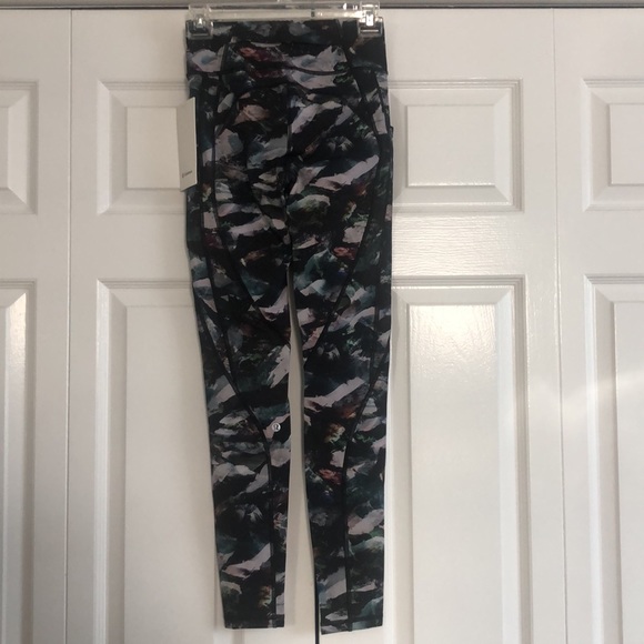 Lululemon NWT Time to Sweat Tight 28” size 4 multi - Picture 3 of 5